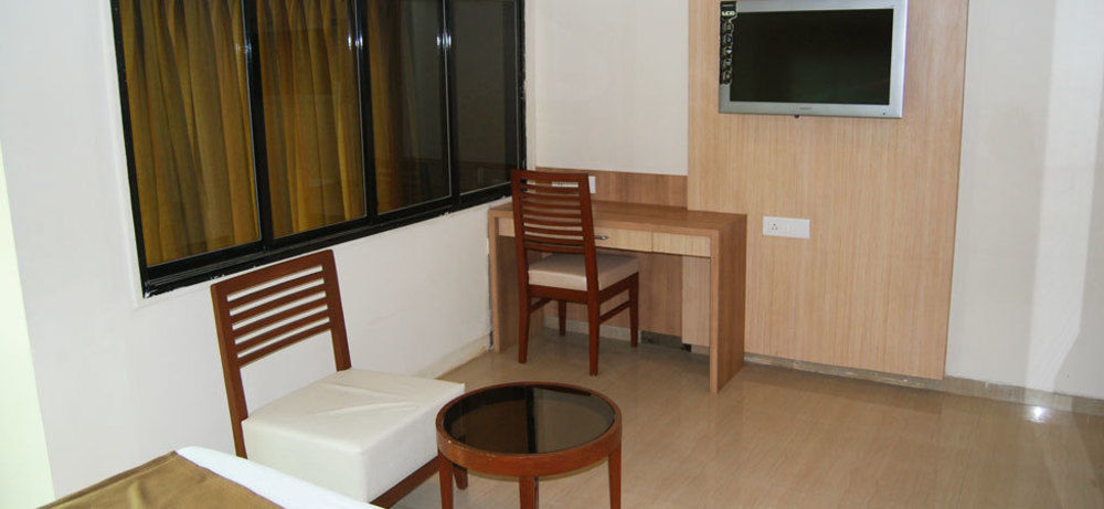 Oyo 2026 Hotel Aishwarya Residency Navi Mumbai Dış mekan fotoğraf